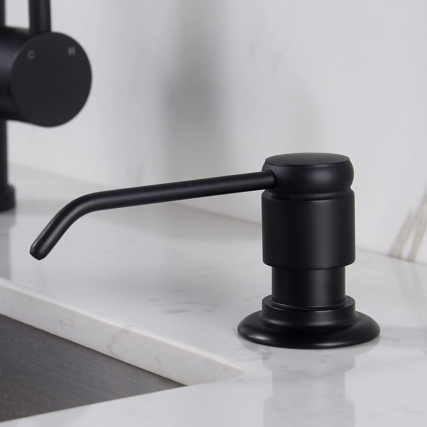 Gagal Soap Dispenser (Matte Black) and Extension Tube Kit for Kitchen Sink, Complete Brass Pump with 40" Silicone Tube Connect to The Bottle Directly, Say Goodbye to Frequent Refills