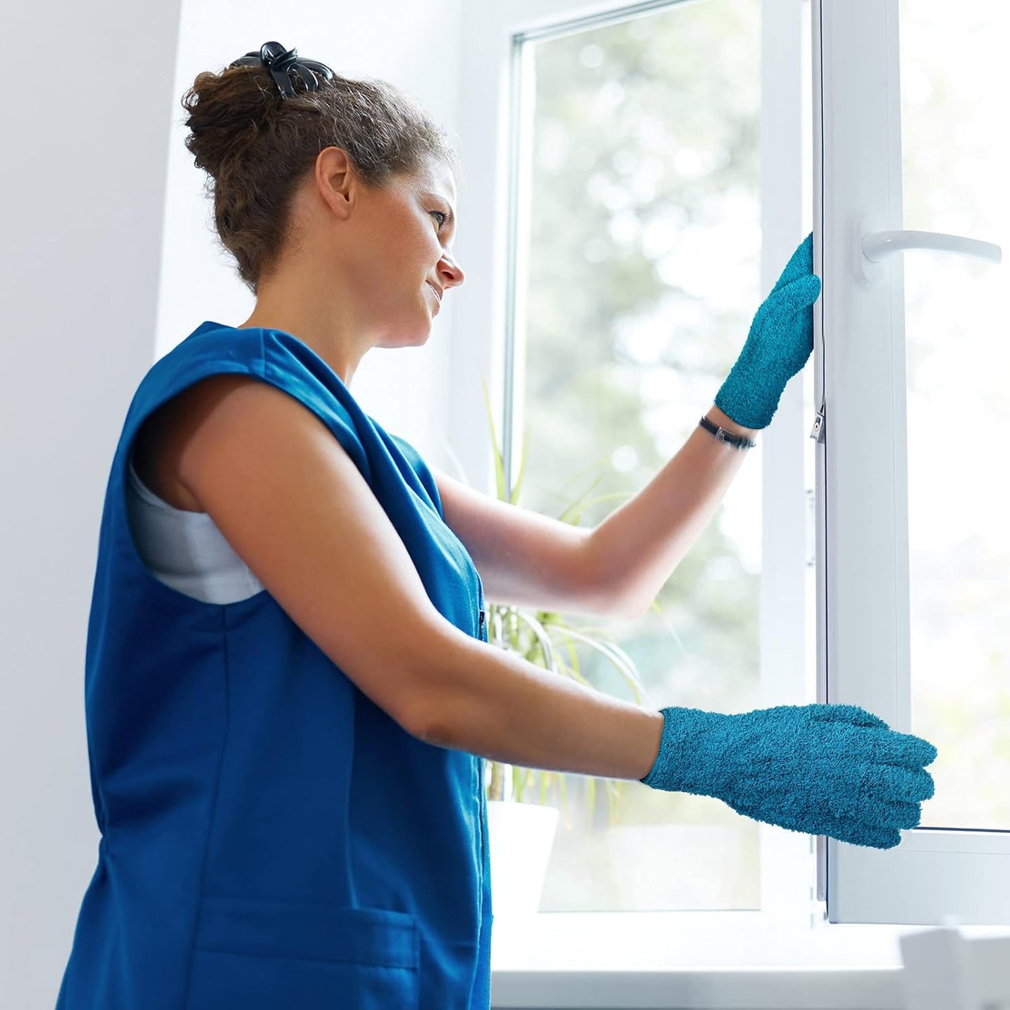 Patelai 3 Pairs Microfiber Plant Dusting Gloves Leaf Cleaning Gloves for Indoor Plants, Blinds, Furniture, House(Medium,Purple, Blue, Rose Red)