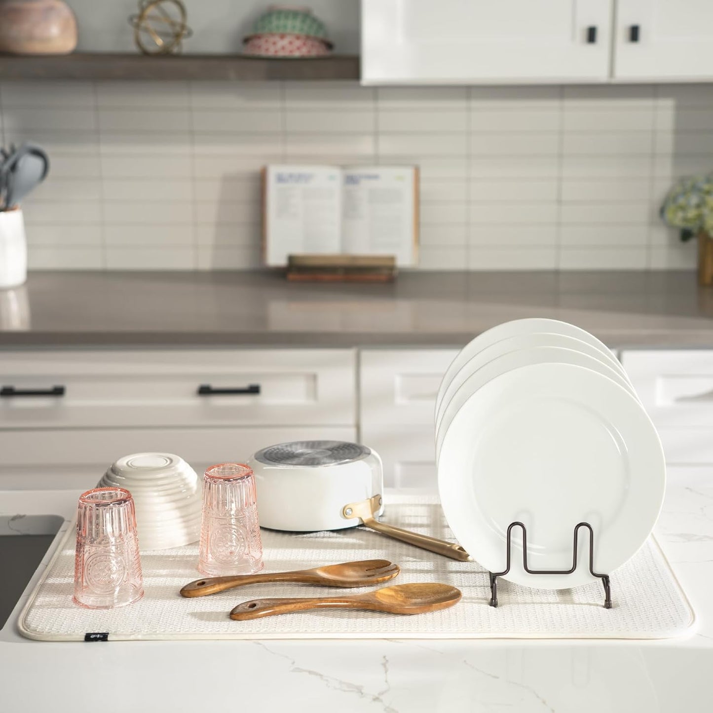 S&T INC. Dish Drying Mat Jumbo, 18” x 30”, Absorbent Microfiber Kitchen Counter Mat, Dish Drying Pad for Dishes, Utensils, Pots and Pans, Jumbo, Cream