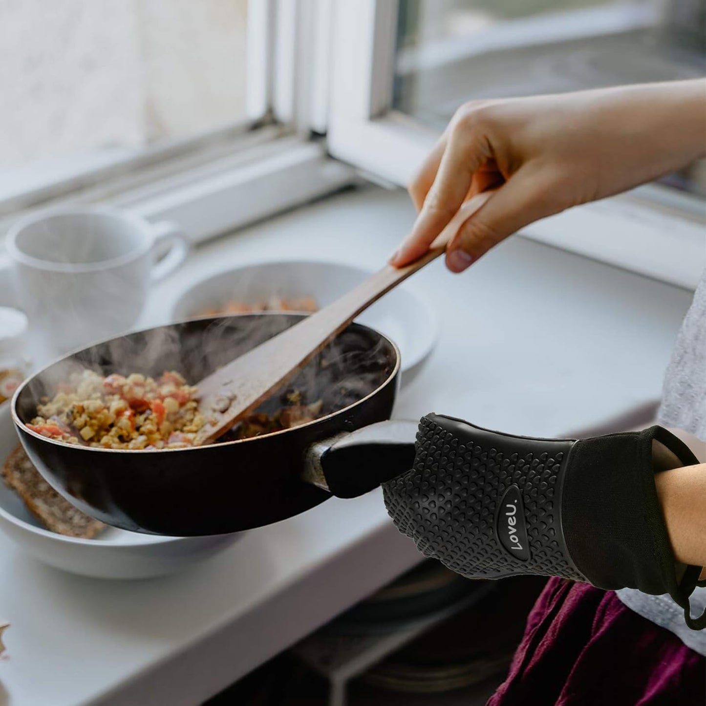 Kitchen Oven Gloves - Dual-Layer Heat Resistant Grilling Gloves, Silicone Oven Mitts with 5 Fingers, Waterproof Non-Slip Pot Holder for Barbecue, Cooking, Baking (XL-XXXL, Black Long)