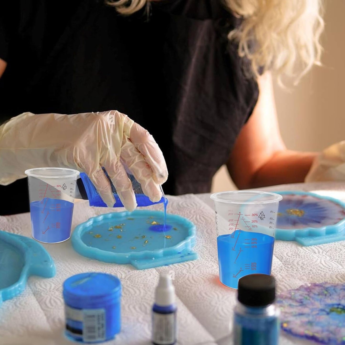 50-Pack Mixing Cups Set Paint Mixing Cups 20 oz (600ml) with 50 Wooden Sticks,Easy Measuring Ratios 2:1, 3:1, 4:1,Ideal for Epoxy Resin, Paint, and More