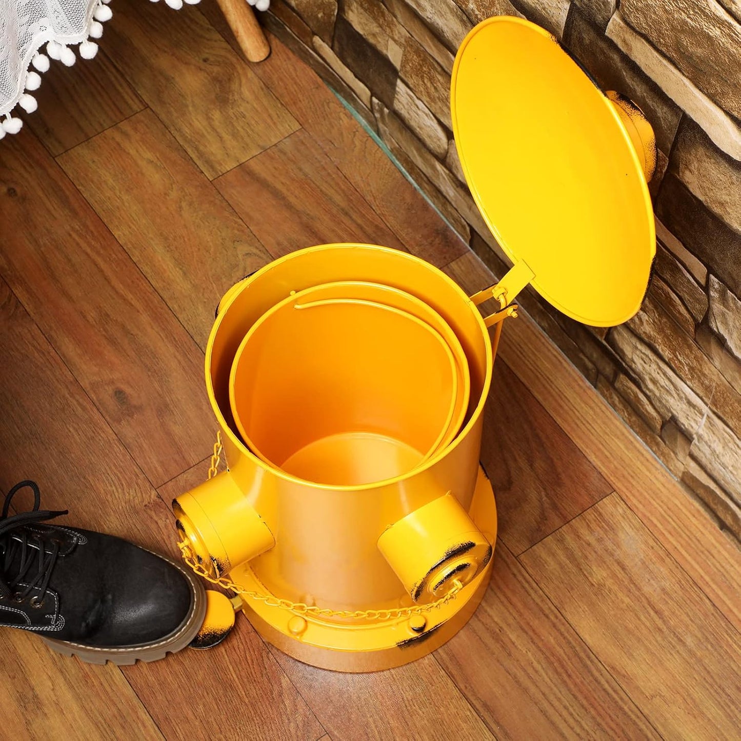 Hoolerry Fire Hydrant Trash Can Retro Creative Garbage Can with Inner Bucket Large Capacity Wrought Iron Pedal Trash Can Indoor Outdoor Waste Bins for Park Garden Kitchen Garbage (Yellow, Small)