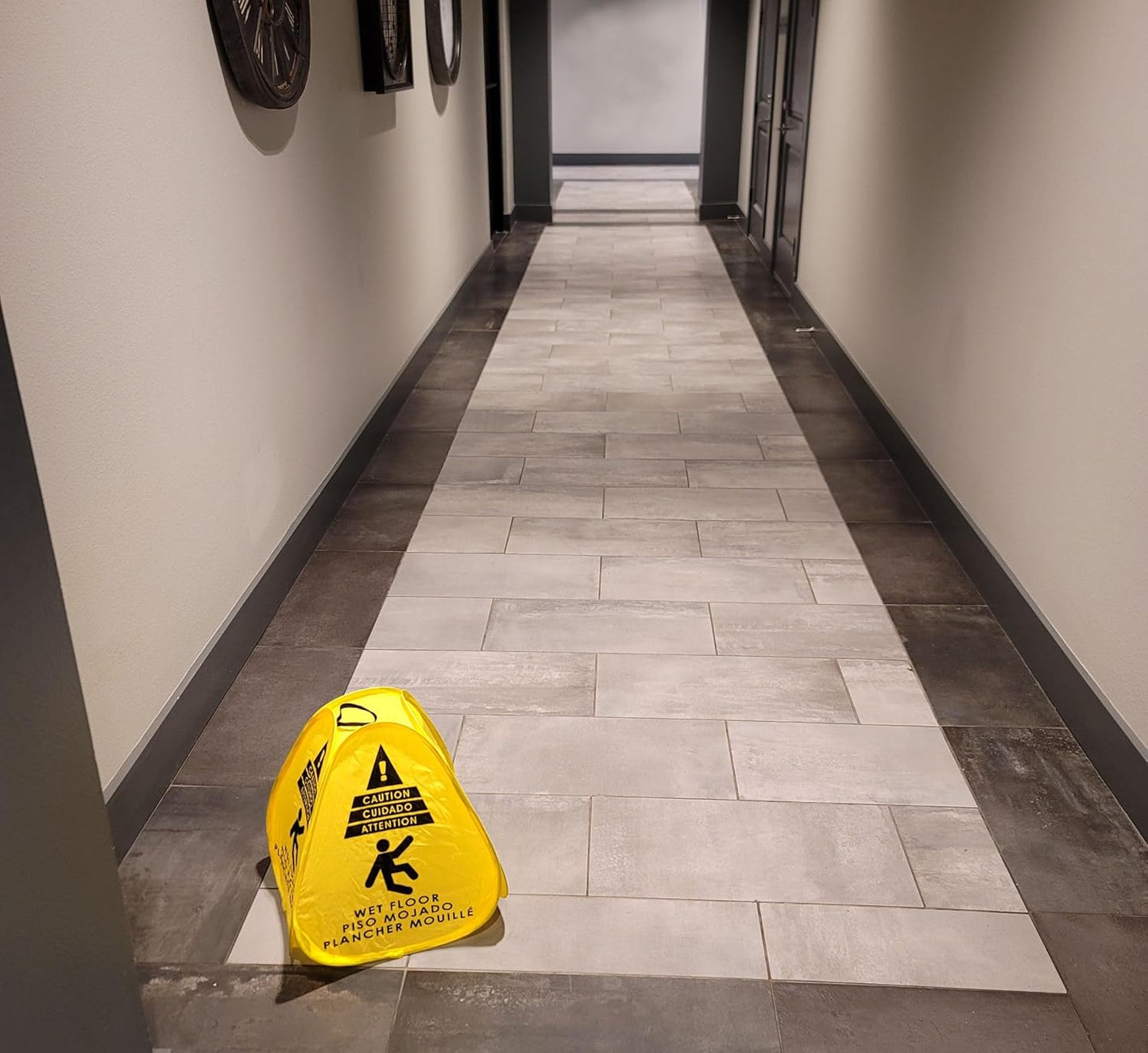 Kraken Sign Co - Pop-up Sign, Yellow 4-Sided Bilingual Trilingual English/Spanish/French Warning, Pop-up Caution Wet Floor Sign 16 inch for Restaurant, Commercial and Industrial Safety. Foldable, Portable, Durable (Yellow, 2 Pack)