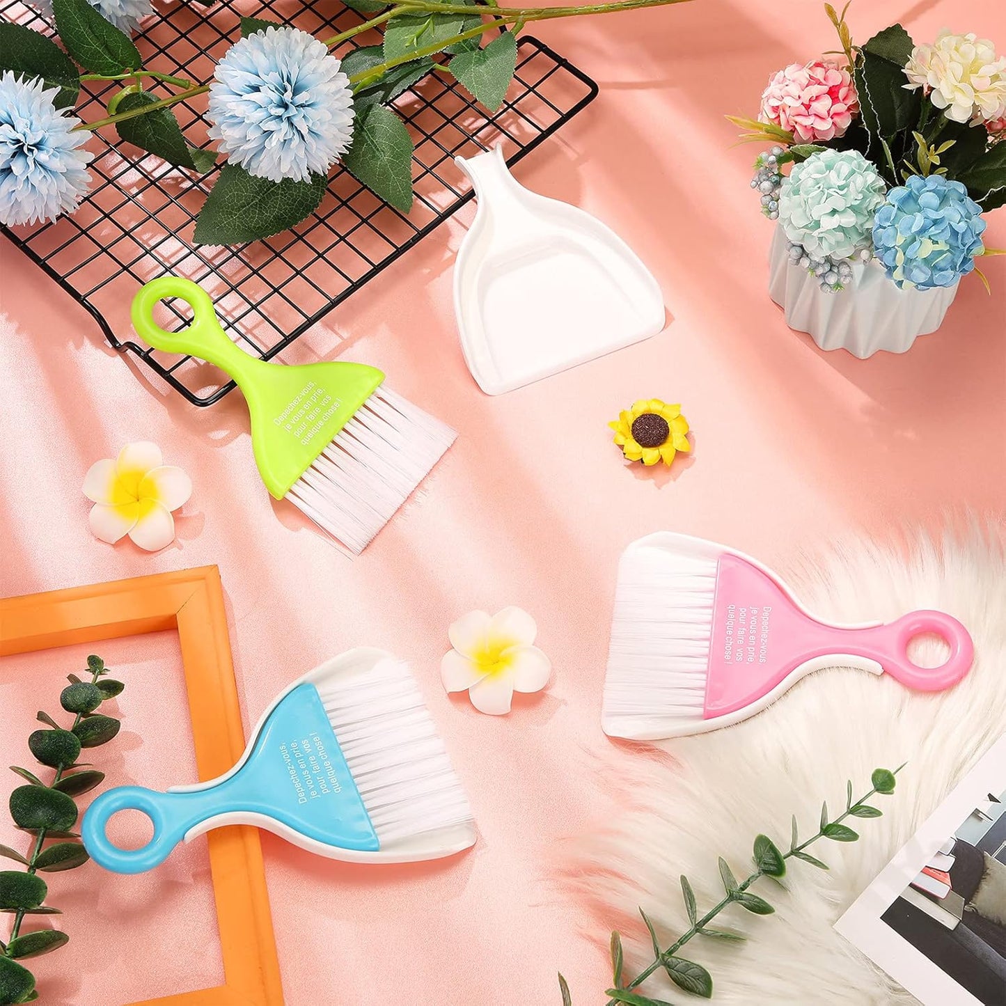 CHENGU 3 Pcs Mini Dustpan Set Brush for Table Whisk Brooms Small Dustpan Broom Set Mini Dust Pans with Brush Tiny Cleaning Table Sweep for Car Desk Keyboard Countertop Nest